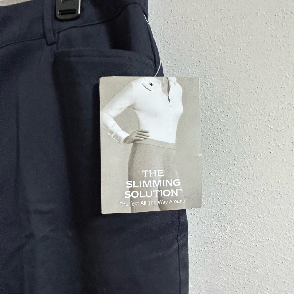 Sag Harbor NWT Women's Slimming Solution Stretch Navy Capris Size 16P - Picture 5 of 8